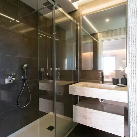 Luxury 4 Bedr Flat W/ Panoramic Views & Pool!! Apartamento Algés