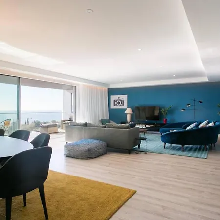 Luxury 4 Bedr Flat W/ Panoramic Views & Pool!!