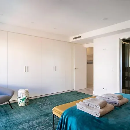 Luxury 4 Bedr Flat W/ Panoramic Views & Pool!! Apartamento