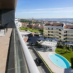 Luxury 4 Bedr Flat W/ Panoramic Views & Pool!! Διαμέρισμα