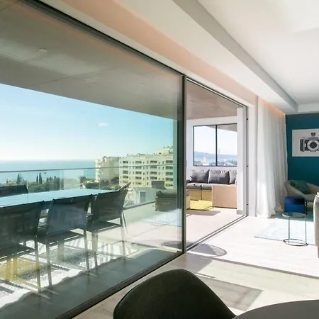 Luxury 4 Bedr Flat W/ Panoramic Views & Pool!! Lägenhet *