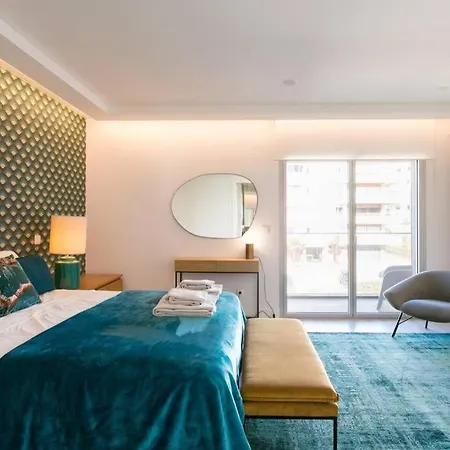 Apartment Luxury 4 Bedr Flat W/ Panoramic Views & Pool!! Alges