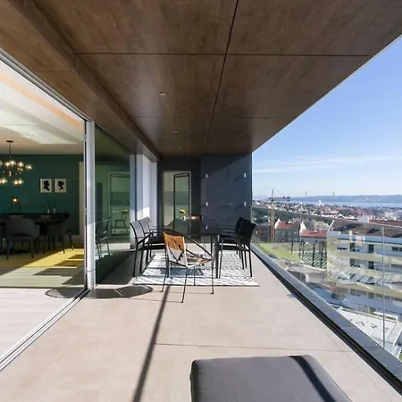 Luxury 4 Bedr Flat W/ Panoramic Views & Pool!! Алжеш