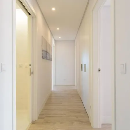 Lägenhet Luxury 4 Bedr Flat W/ Panoramic Views & Pool!! Algés