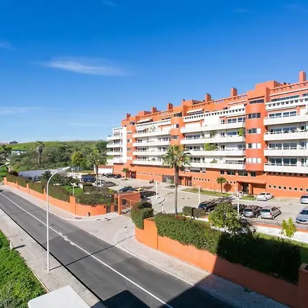 Luxury 4 Bedr Flat W/ Panoramic Views & Pool!!