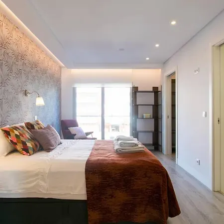 Apartment Luxury 4 Bedr Flat W/ Panoramic Views & Pool!! Alges