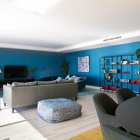 Luxury 4 Bedr Flat W/ Panoramic Views & Pool!! Alges