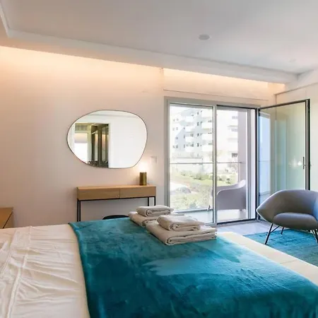 Апартаменты Luxury 4 Bedr Flat W/ Panoramic Views & Pool!! *