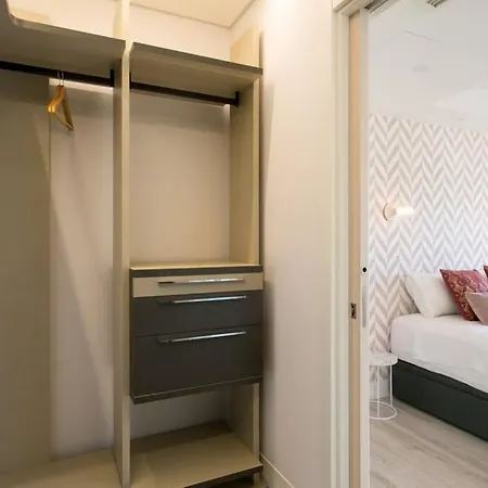 Luxury 4 Bedr Flat W/ Panoramic Views & Pool!! * Alges