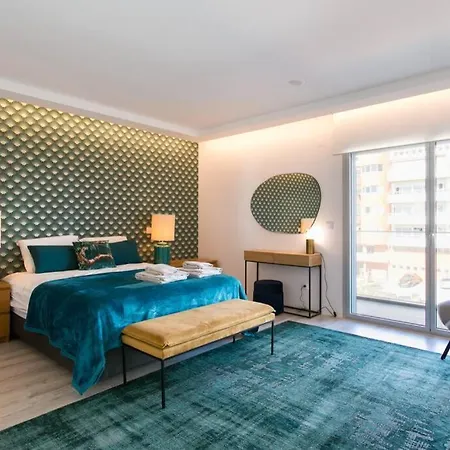 Lägenhet Luxury 4 Bedr Flat W/ Panoramic Views & Pool!! Algés