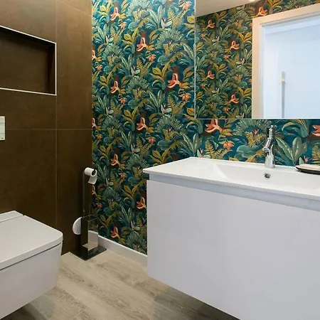 Apartment Luxury 4 Bedr Flat W/ Panoramic Views & Pool!! Alges